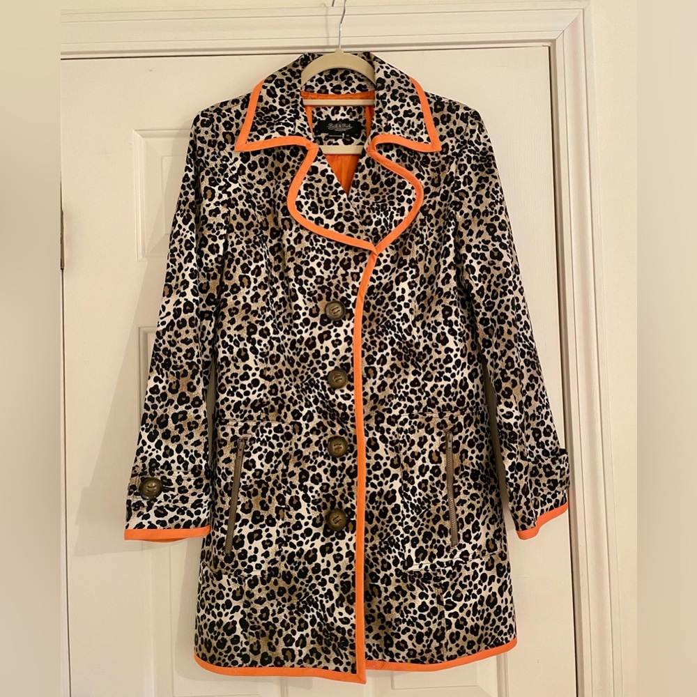 Peck & Peck size 10 Leopard Cheetah Coat never worn, NWOT, orange trim